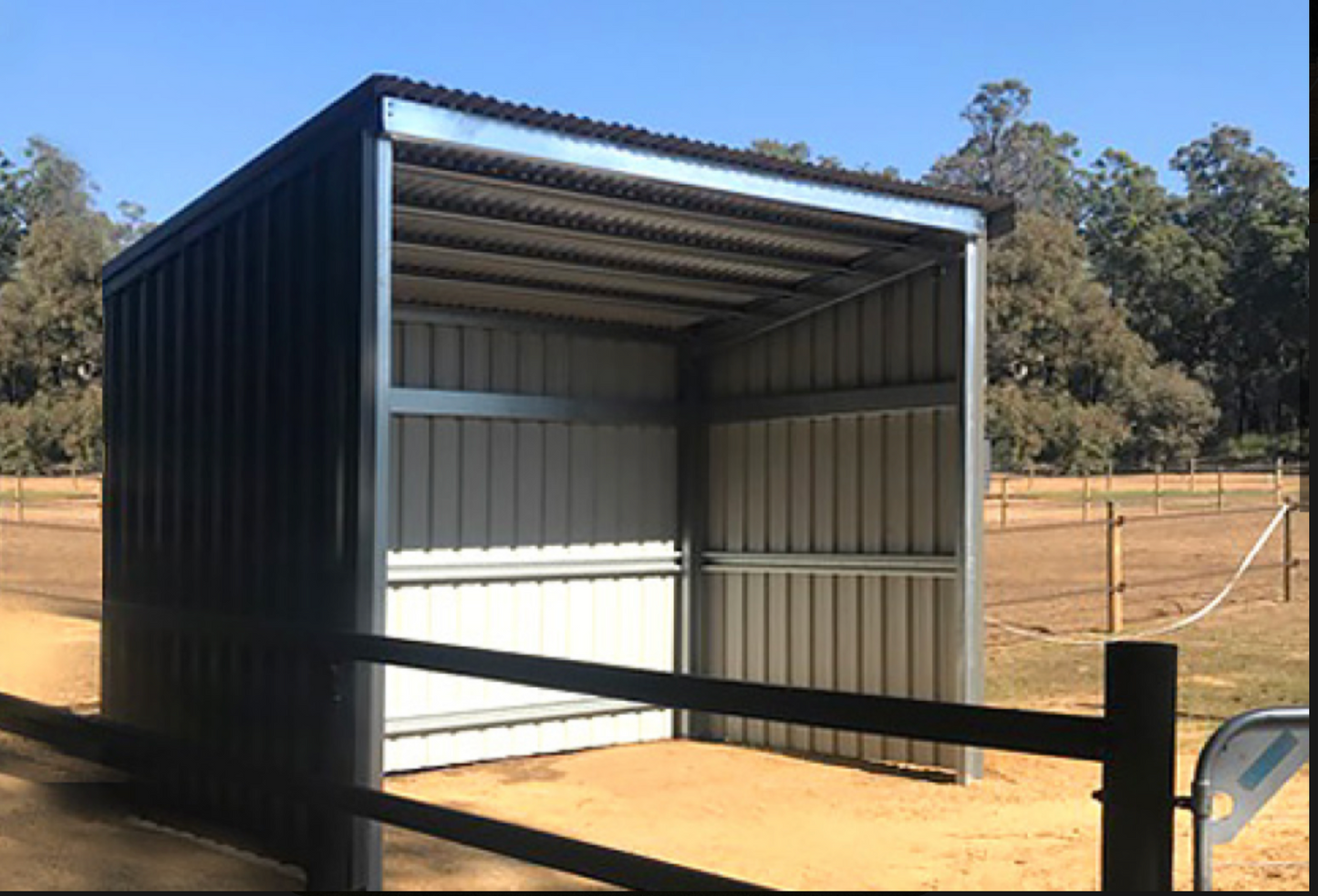 Heavy-duty 4m x 3m portable farm shelter designed for livestock, equipment, and rural storage.